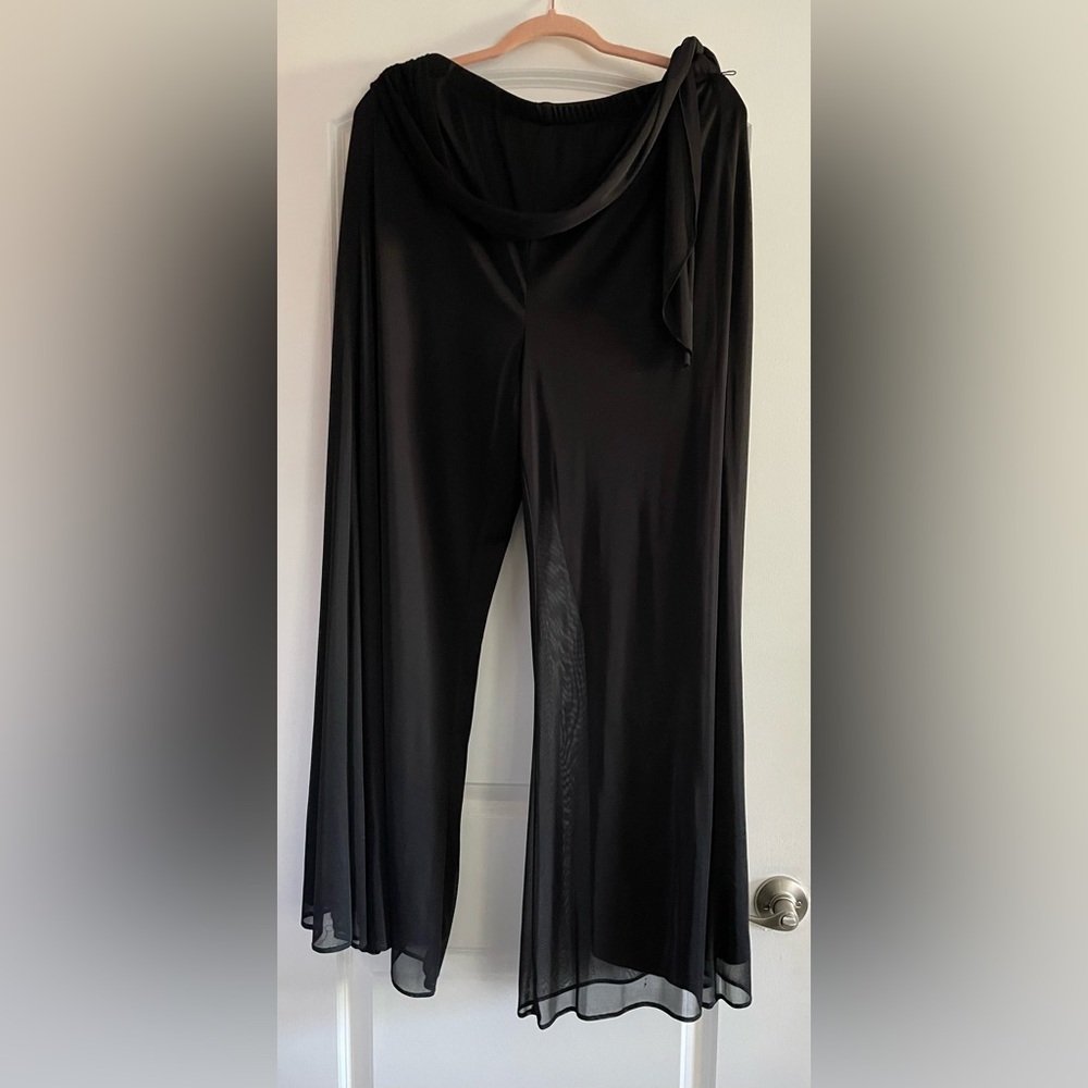 GUC Flowy Dress Pants in Black 🖤